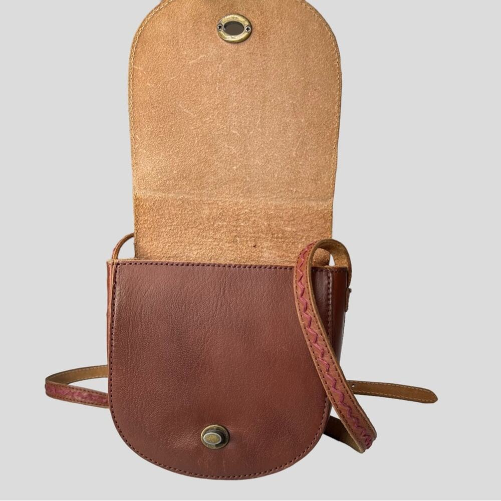 Jasper & Jeera Anthropologie Brown Leather Saddle Bag Crossbody Turn Lock Flap - Picture 11 of 16